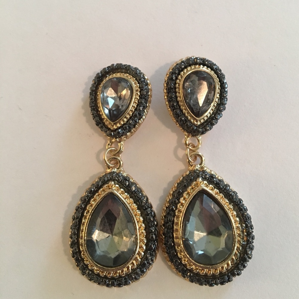 💕 💕💕Glass Crystal Earrings